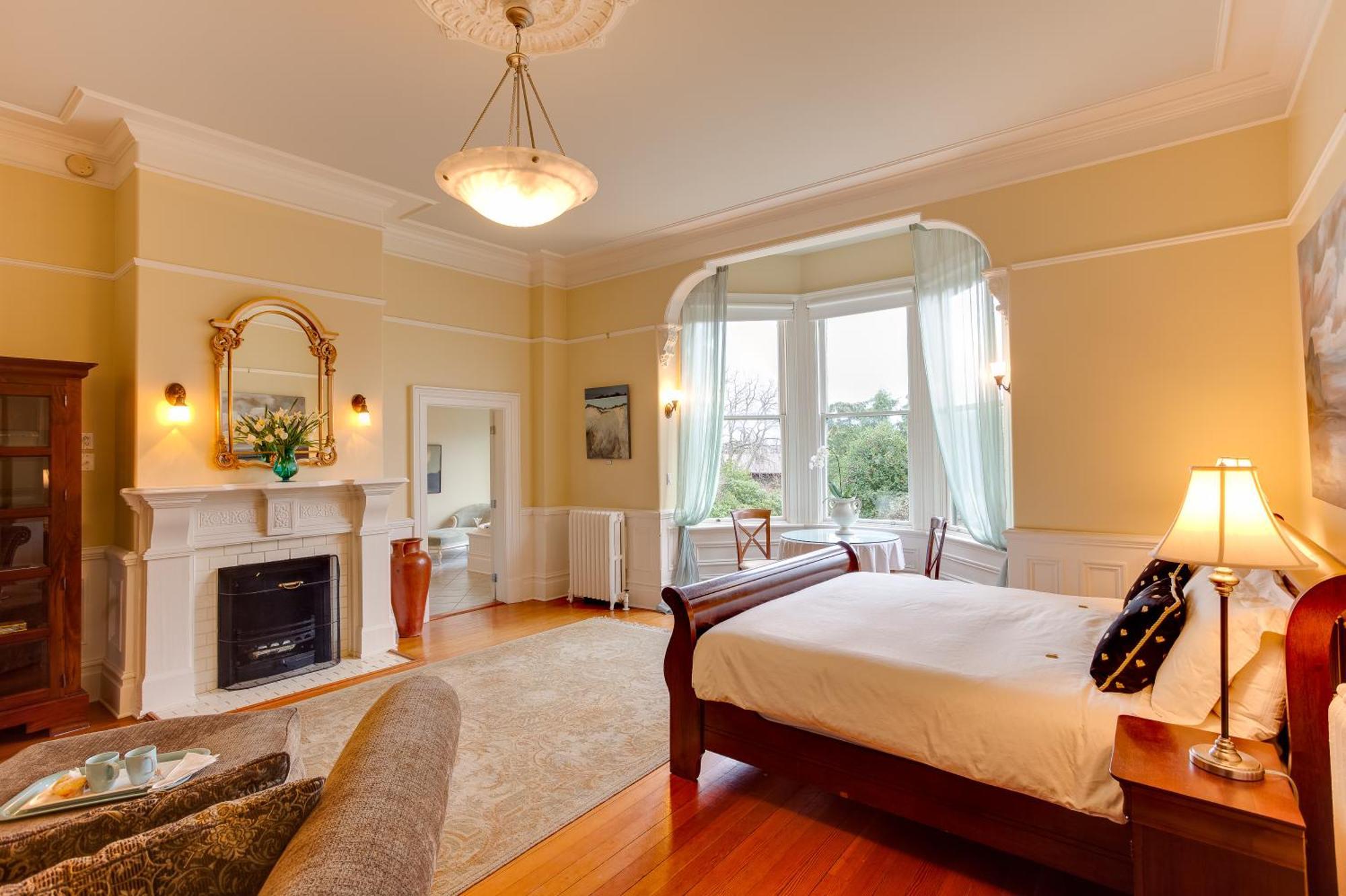 ויקטוריה Fairholme Manor Inn מראה חיצוני תמונה