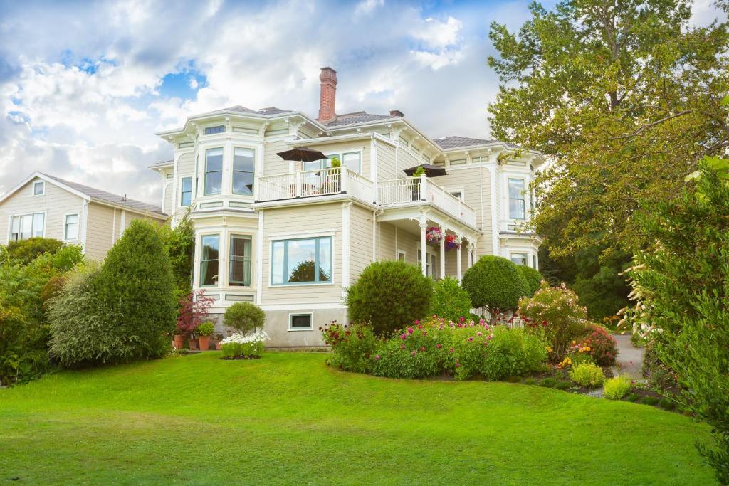 ויקטוריה Fairholme Manor Inn מראה חיצוני תמונה