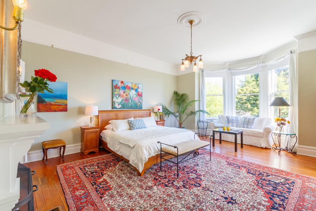 ויקטוריה Fairholme Manor Inn מראה חיצוני תמונה