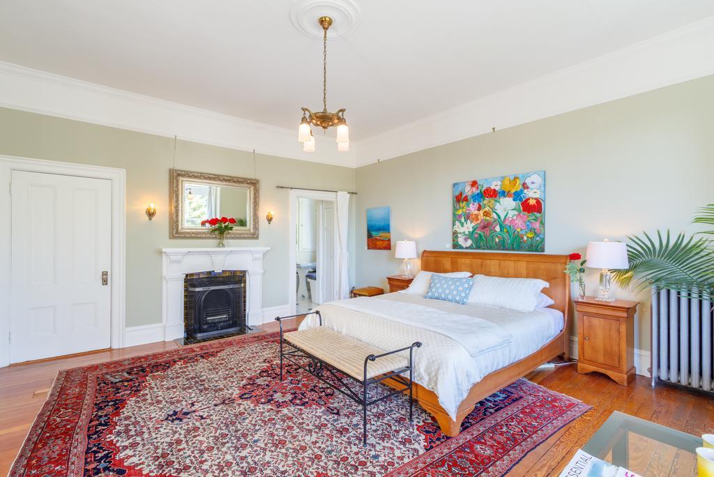 ויקטוריה Fairholme Manor Inn מראה חיצוני תמונה