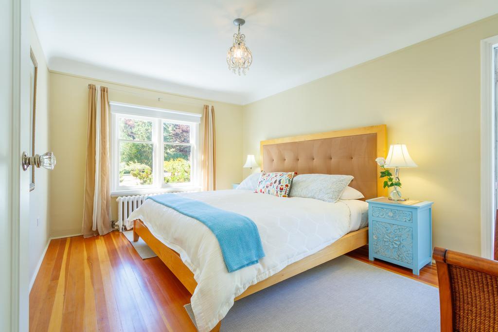 ויקטוריה Fairholme Manor Inn מראה חיצוני תמונה