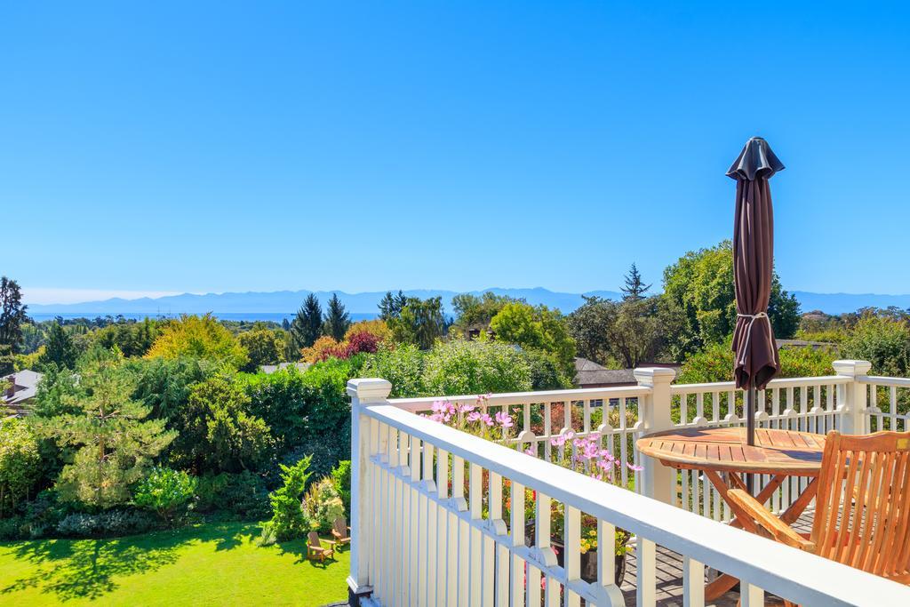 ויקטוריה Fairholme Manor Inn מראה חיצוני תמונה