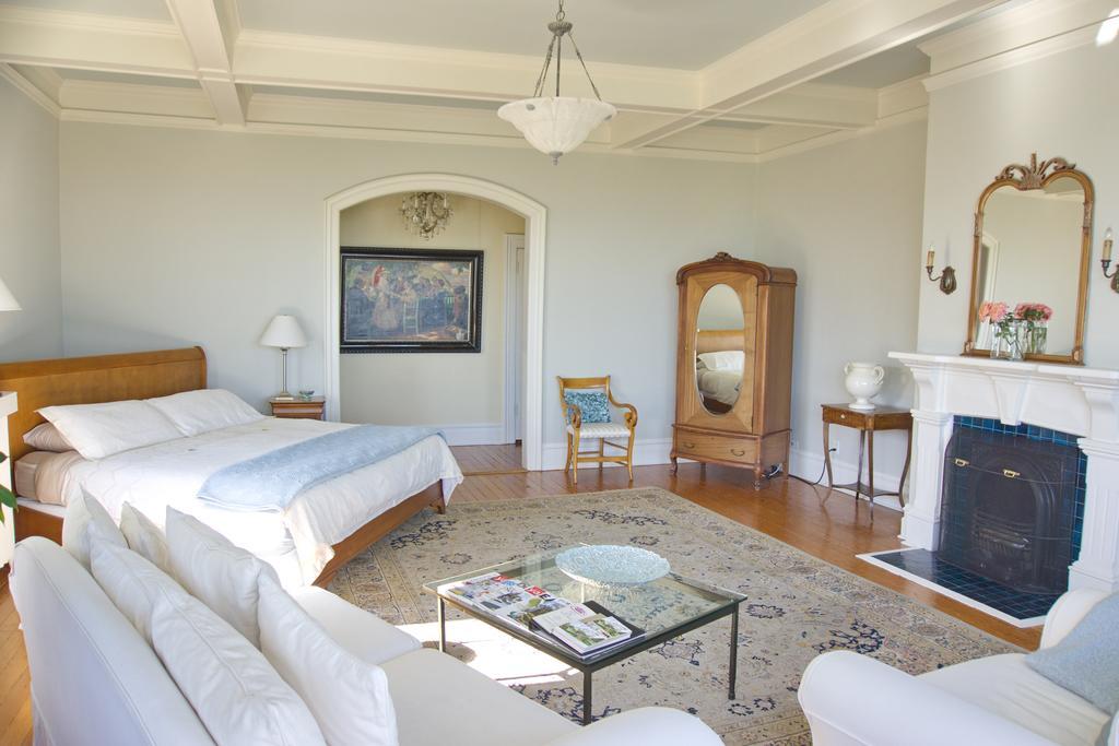 ויקטוריה Fairholme Manor Inn מראה חיצוני תמונה