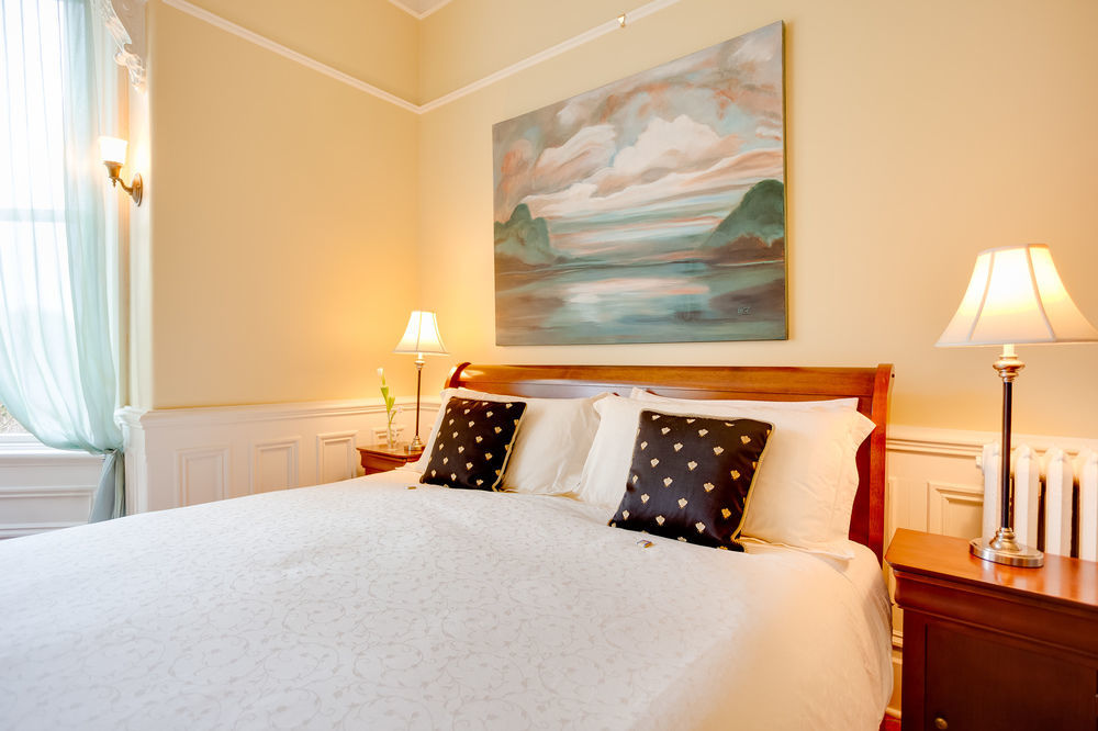 ויקטוריה Fairholme Manor Inn מראה חיצוני תמונה