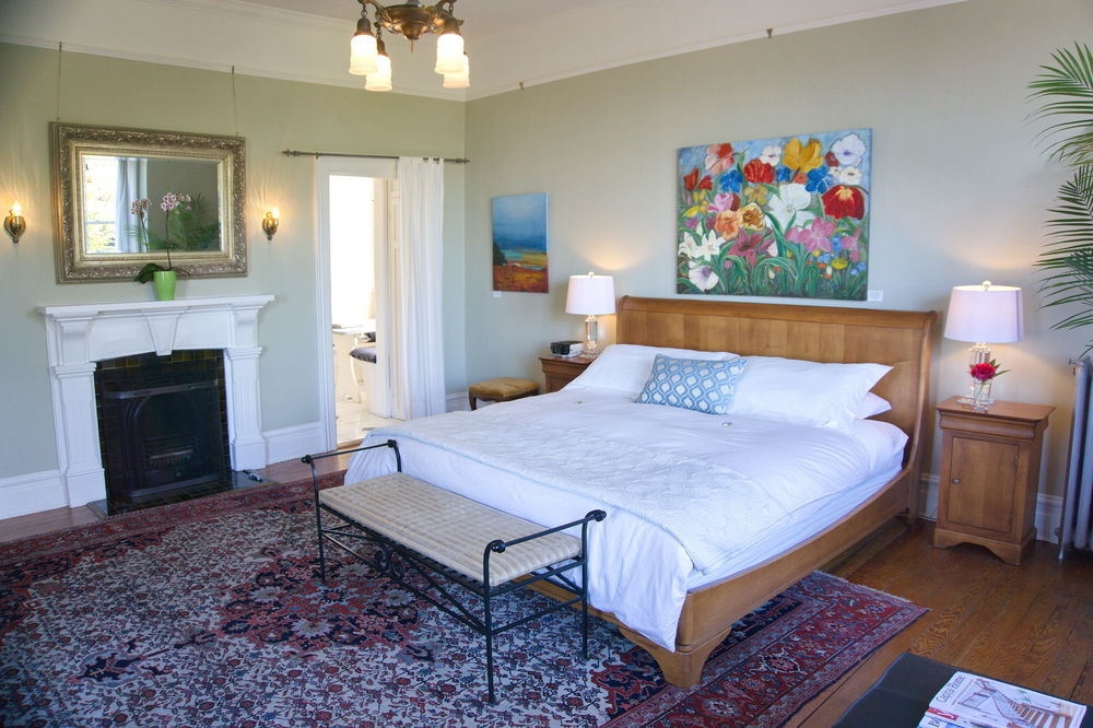 ויקטוריה Fairholme Manor Inn מראה חיצוני תמונה