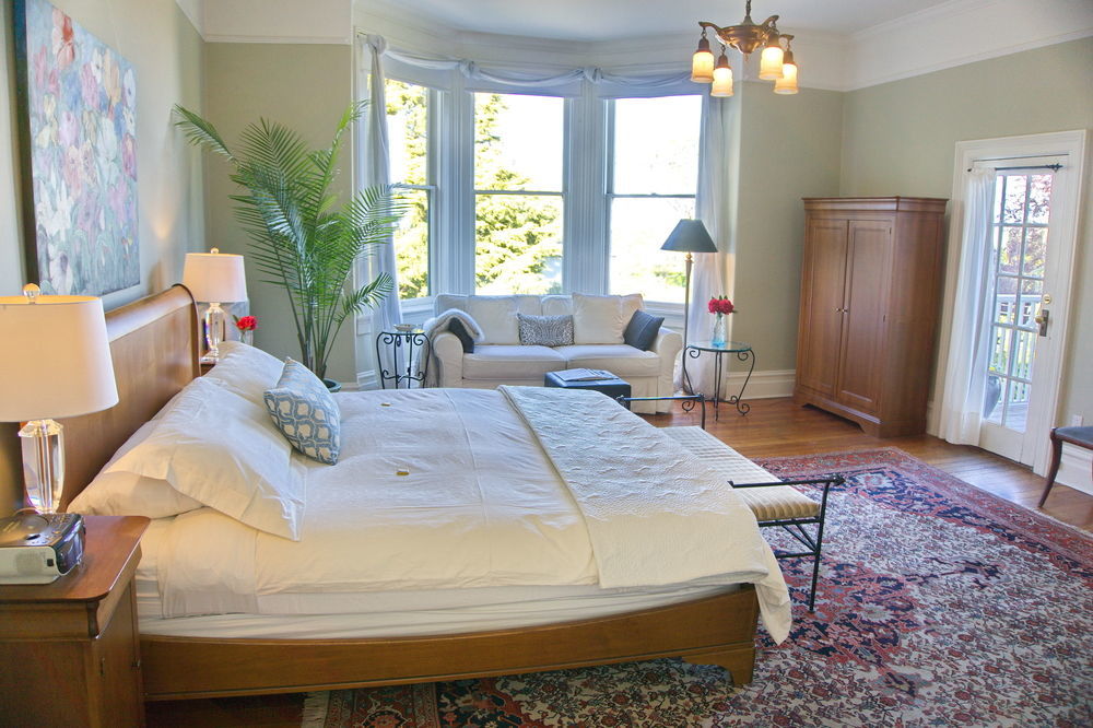 ויקטוריה Fairholme Manor Inn מראה חיצוני תמונה