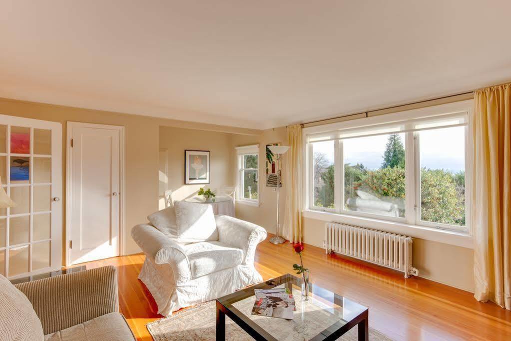 ויקטוריה Fairholme Manor Inn מראה חיצוני תמונה